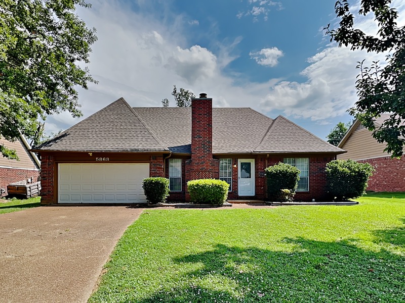 Memphis House: 5863 Pipers Green Ln