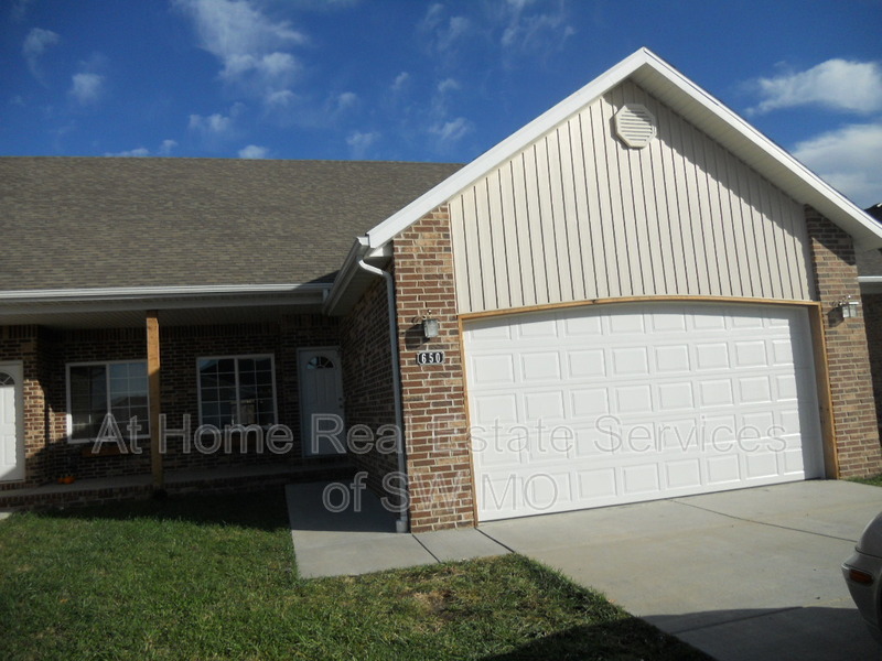 Republic Condo: 650 S Rilynn