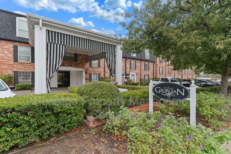 San Antonio Condo: 8401 North New Braunfels Avenue - 1
