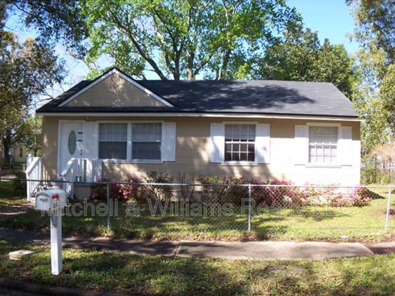 Jacksonville House: 3163 4th Street Cir