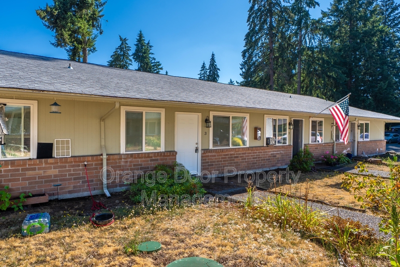 Puyallup Townhome: 12315 112th Avenue Court East