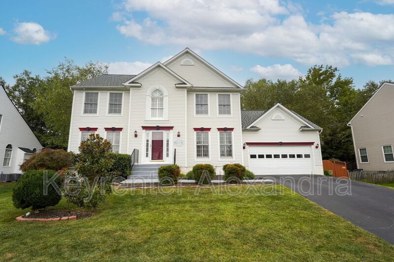 Stafford House: 20 Boulder Dr