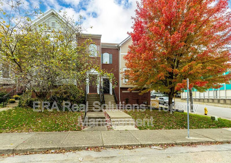 Cincinnati House: 813 William Howard Taft Rd.