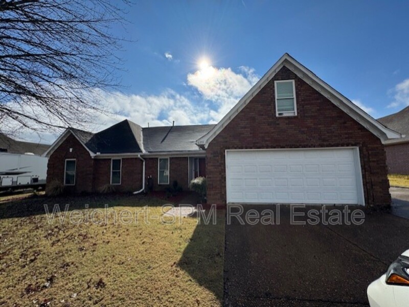 Bartlett House: 6353 Thistle Point Cove