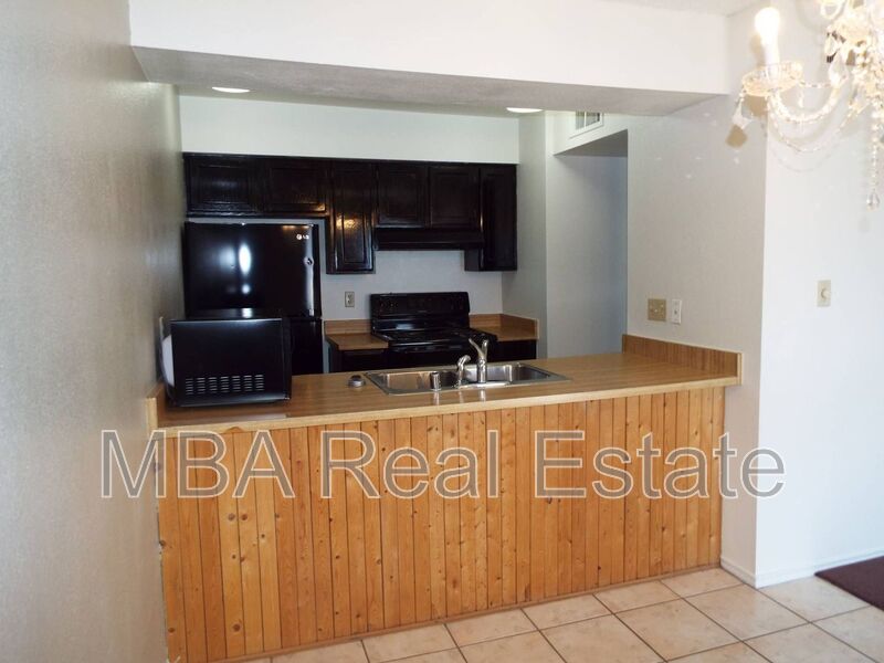 Tempe House: 1688 W Village Way