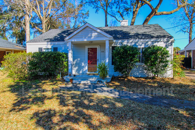 Request a Viewing for 1328 Linden Circle Tenant Turner