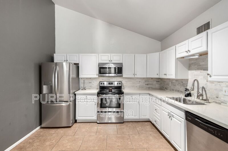 Mesa House: 712 N Santa Barbara