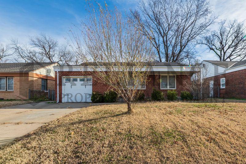 Wichita House: 1720 South Windsor Road