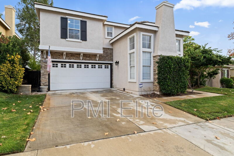 Santa Clarita House: 28654 Silverking Trail