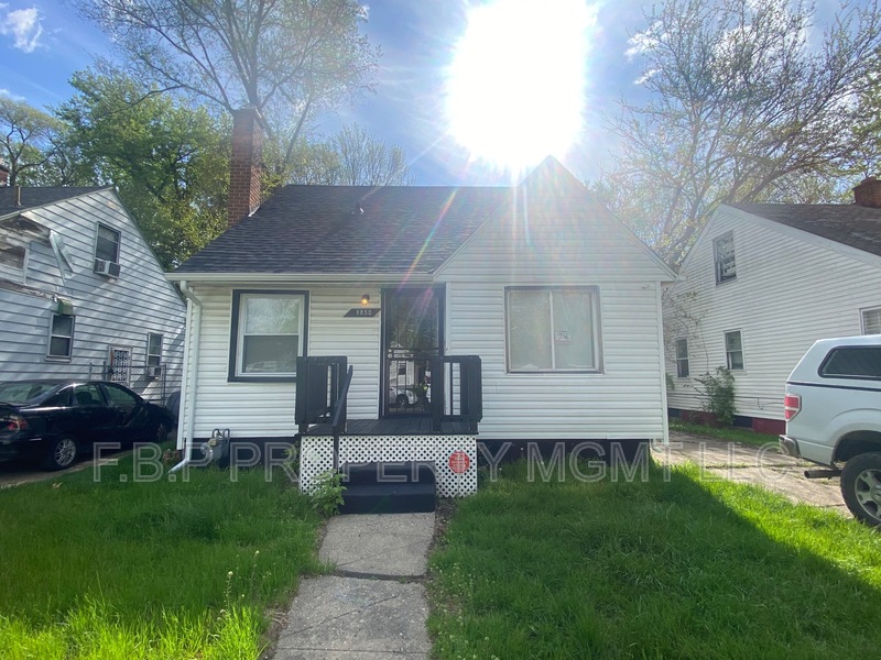 Detroit House: 8850 Rosemont Ave