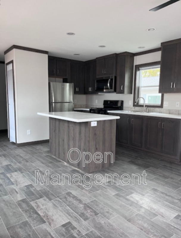 Ankeny House: 2301 Southwest Oralabor Road