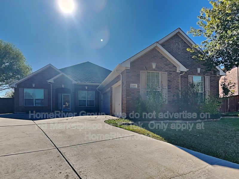 Grand Prairie House: 2327 Wise Rd