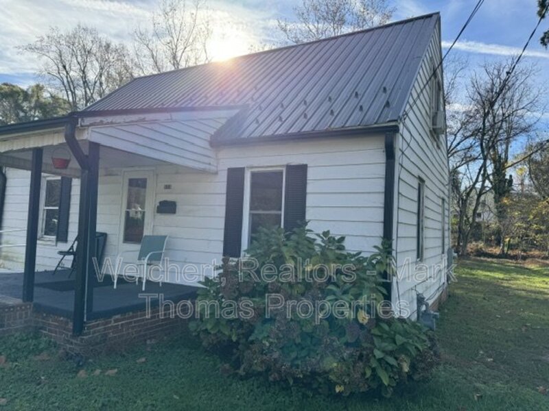 Roxboro House: 325 Depot Street