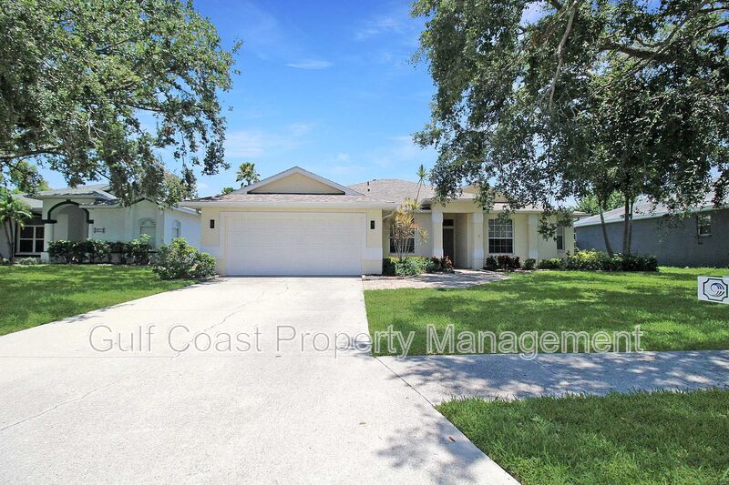 Bradenton House: 4815 77th Street East