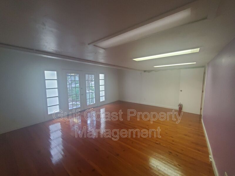 820 Central Ave Sarasota FL 34236 - Photo 3