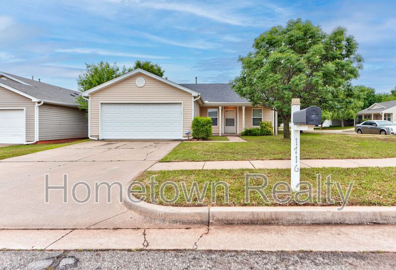 Edmond House: 1716 NW 150th Terrace