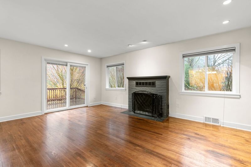 Portland House: 9702 SW Brookside Dr