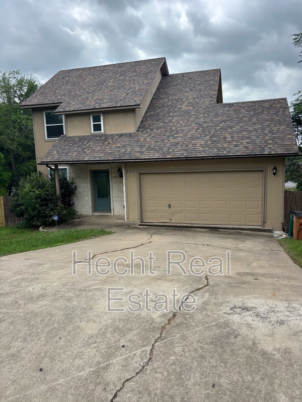 Austin House: 5711 China Berry Road