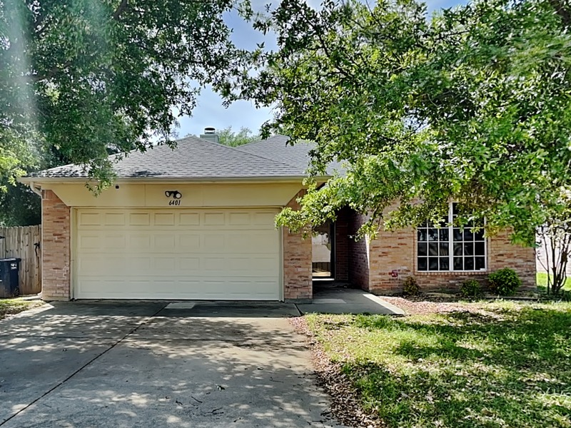 Fort Worth House: 6401 Downeast Dr