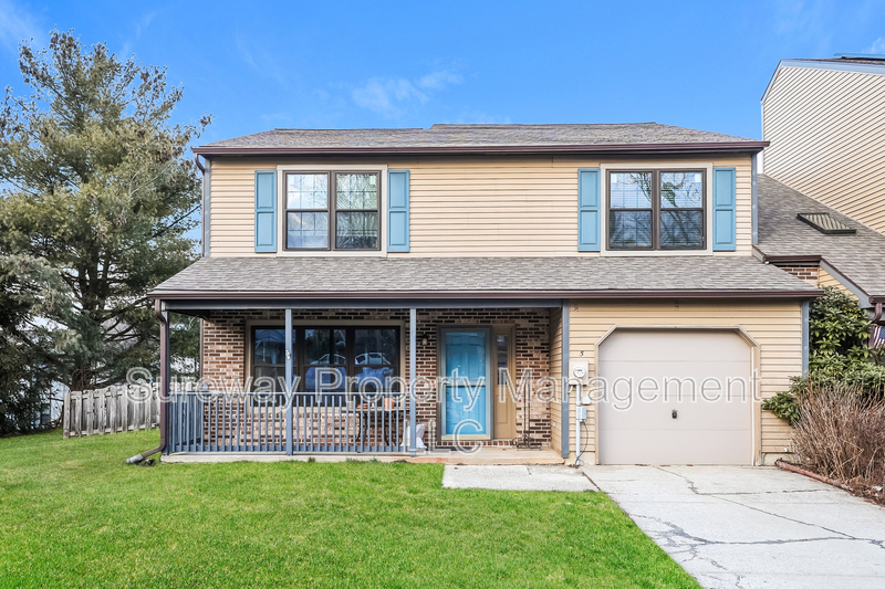 Robbinsville Townhome: 5 Isla Court