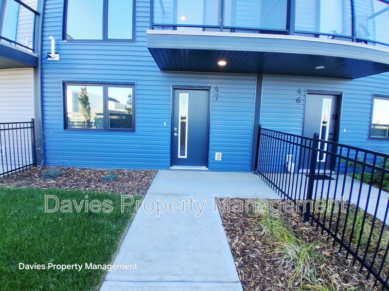 Edmonton Townhome: 11910 35 Avenue SW