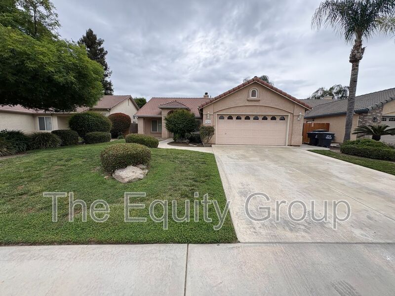 Visalia House: 3432 South Martin Court