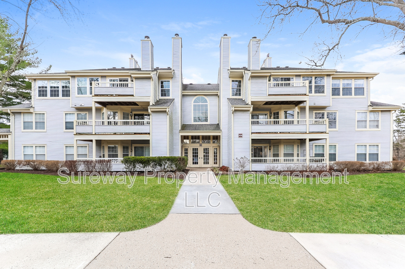 Princeton Condo: 306 Trinity Ct