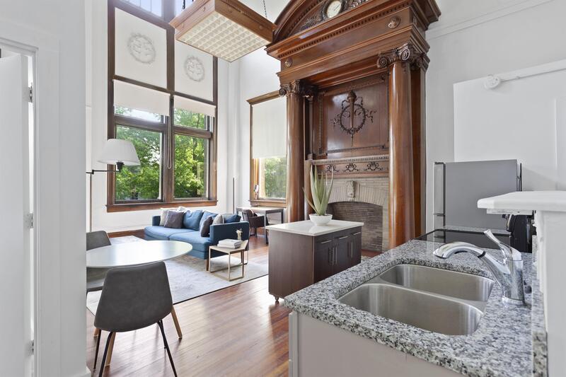 Leavenworth Condo: 601 S. 5th St #206