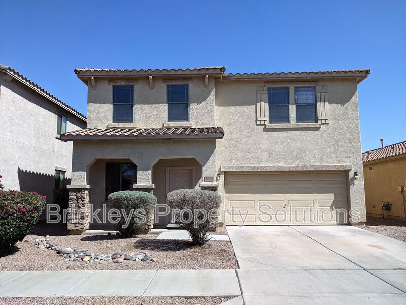 Laveen House: 7008 W Saint Charles Ave