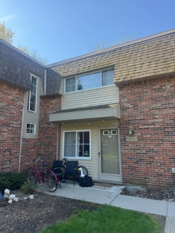 Ann Arbor House: 543 Longshore Drive