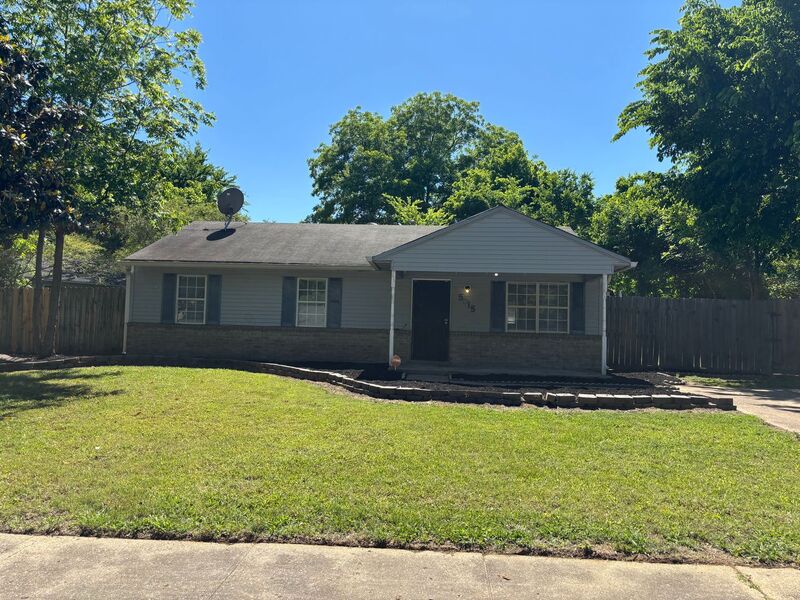 Memphis House: 5015 French Bend Ln