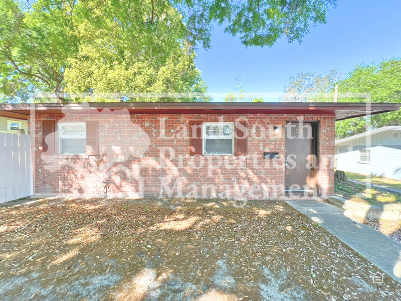 Lakeland House: 713 Johnson Avenue