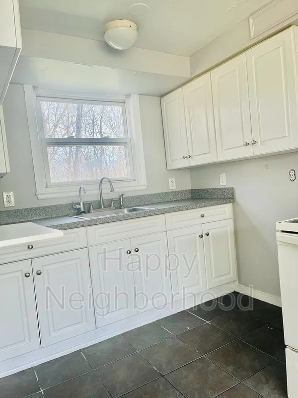 Wallingford House: 153 North Ridgeland Road