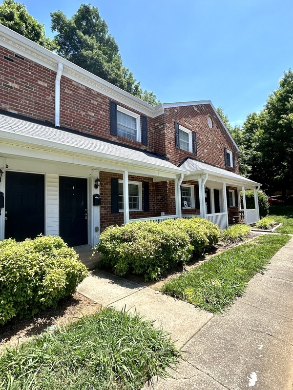 Charlotte Townhome: 1215 Green Oaks Lane