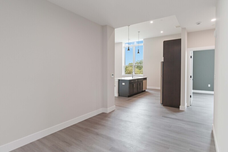 Flemington Condo: 70 Church St