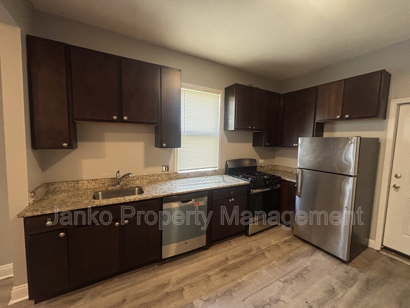 Chicago Condo: 1415 E 75th St