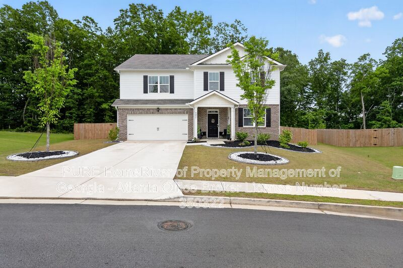 Lithia Springs House: 4842 Layton Dr