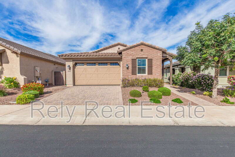 Litchfield Park House: 19874 W Devonshire Ave