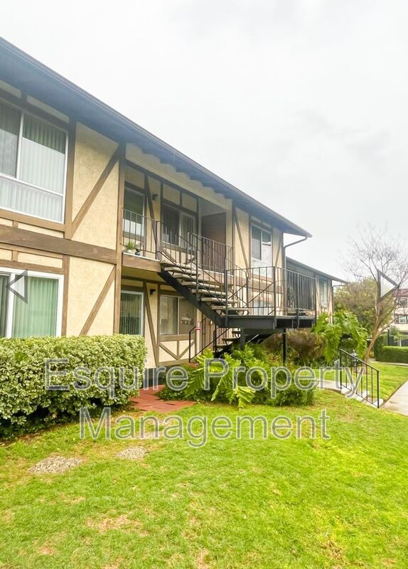 THOUSAND OAKS Condo: 951 WARWICK AVENUE