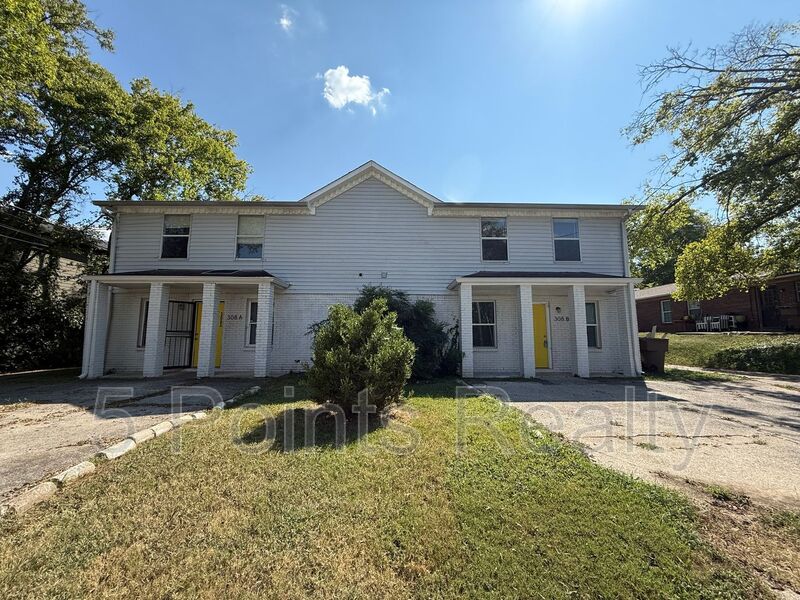 Nashville House: 308 Prince Ave