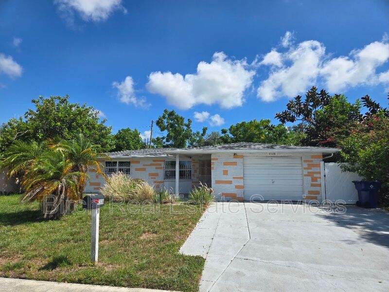 Holiday House: 4328 Baden Dr.