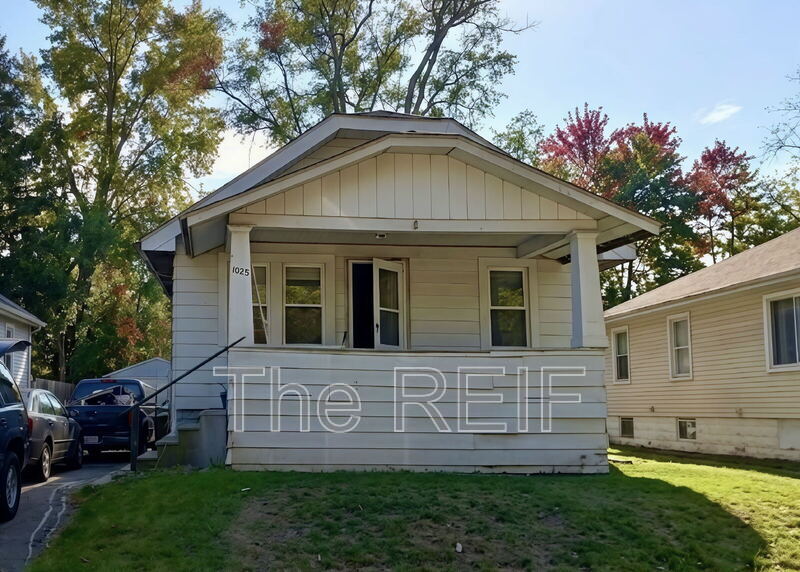 Flint House: 1023 Barrie Avenue