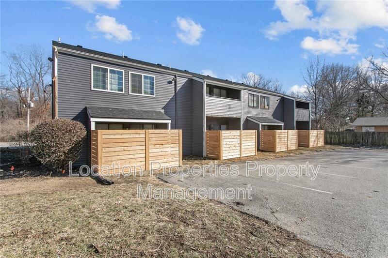 Lawrence Condo: 1502 West 25th Court - D3