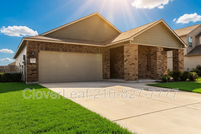 New Braunfels House: 524 Willow Valley St