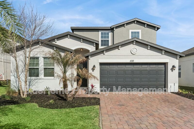 Saint Cloud House: 1132 Hilltop Place