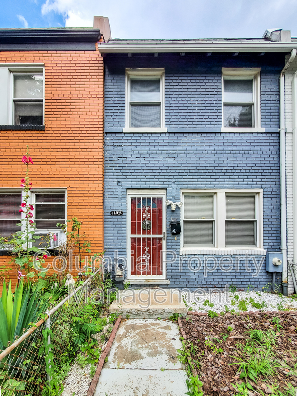 Washington House: 1159 3rd St NE