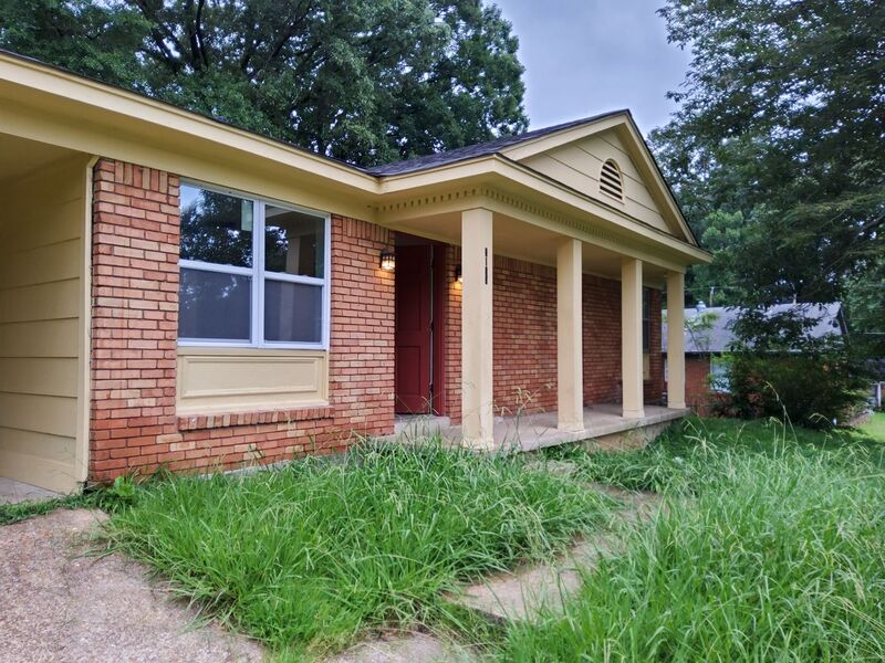 Memphis House: 3154 Branch St