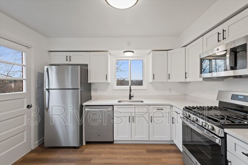 Pittsburgh House: 1303 Cloverdale St