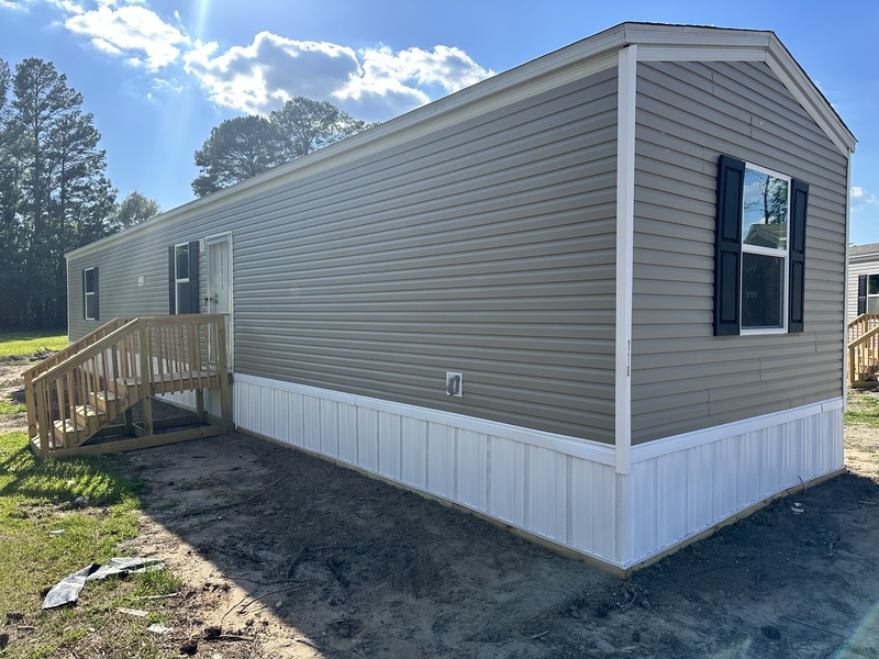 Lumberton House: 3525 E Elizabethtown Rd