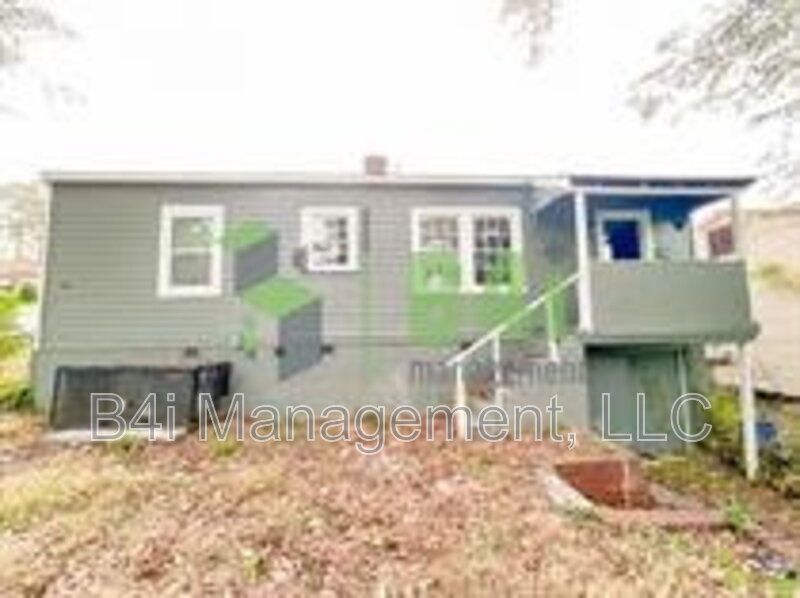Columbus House: 800 Fulton Avenue